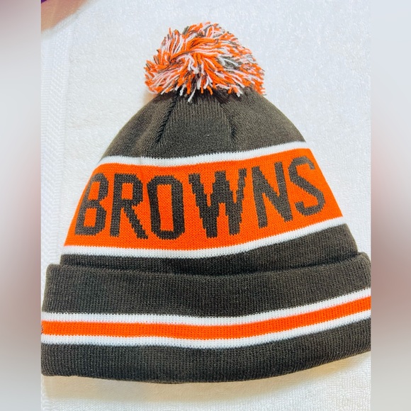 Beautiful New Era New Cleveland Browns On Field Beanie Pom Beanie Ultra Rare NFL